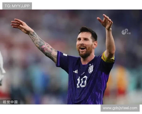 足球明星卡通梅西的奇幻冒险之旅与梦想成真的故事