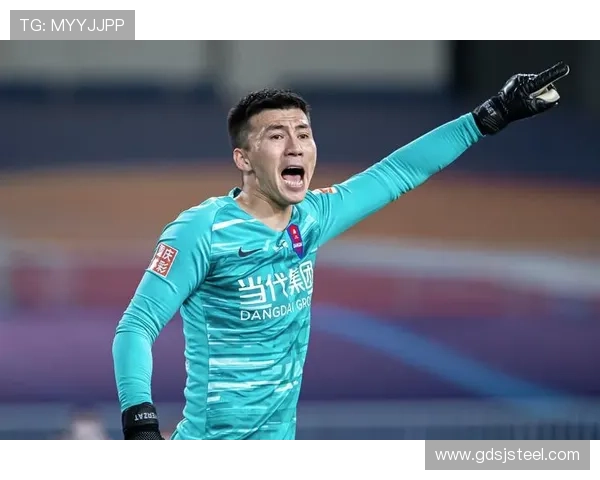 足球明星叶尔杰提的传奇之路与辉煌成就全景回顾