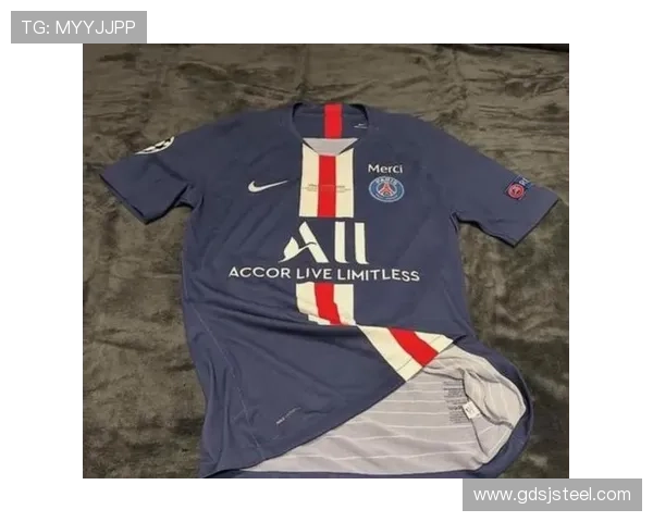 足球明星同款帽子让你瞬间提升时尚感与运动魅力的完美选择