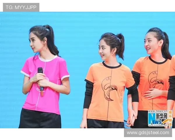 足球明星同框特效揭秘如何让你与偶像并肩作战的创意技巧与应用分享