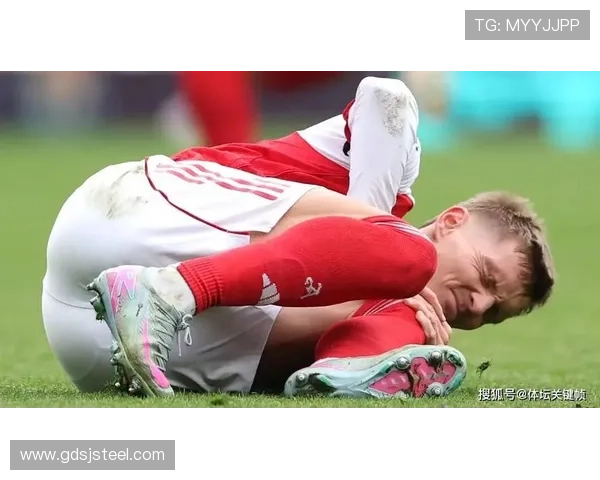 足球明星因伤病与个人原因遗憾退场的背后故事与影响分析 足球明星因伤病与个人原因遗憾退场的背后故事与影响分析