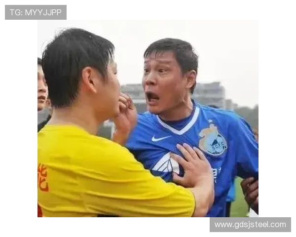 足球明星因情感纠纷被指勒索前女友引发舆论风波与法律争议